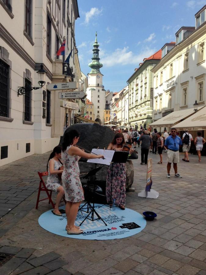 Nice Flat Under The Castle Bratislava Exterior foto